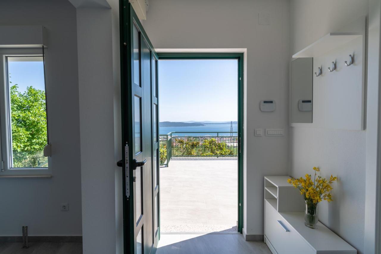 Private Villa Golden Hour With A View Of Split Area Kastel Sucurac Экстерьер фото