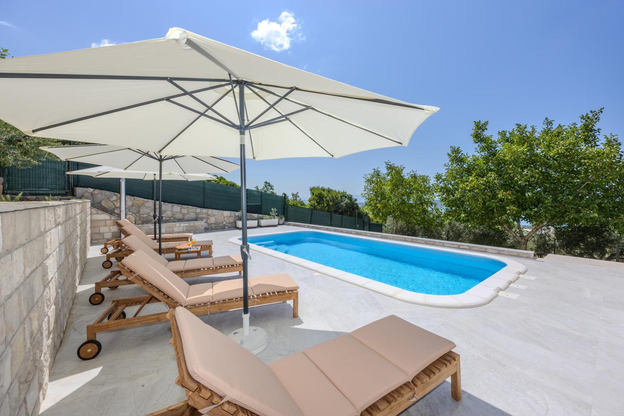 Private Villa Golden Hour With A View Of Split Area Kastel Sucurac Экстерьер фото
