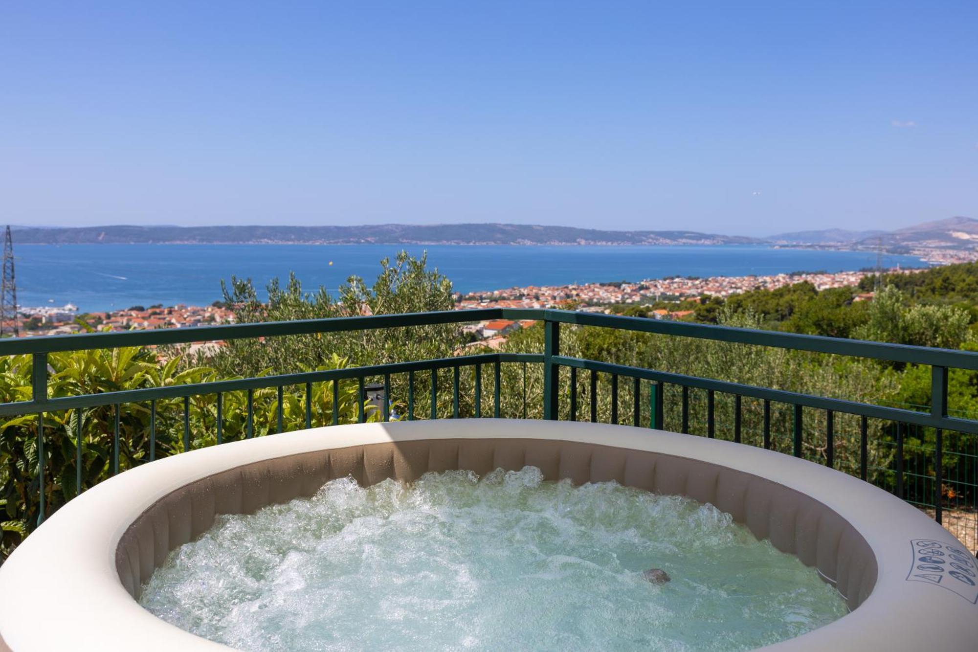 Private Villa Golden Hour With A View Of Split Area Kastel Sucurac Экстерьер фото