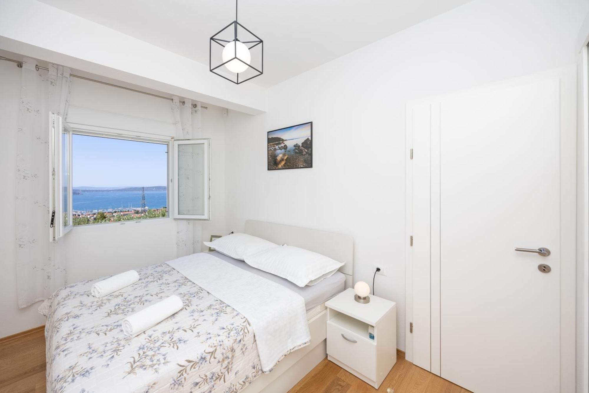 Private Villa Golden Hour With A View Of Split Area Kastel Sucurac Экстерьер фото